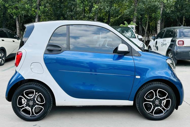 Used smart fortwo 2019 0.9T 66kW Hardtop Wind Power Edition China VI Exterior 6