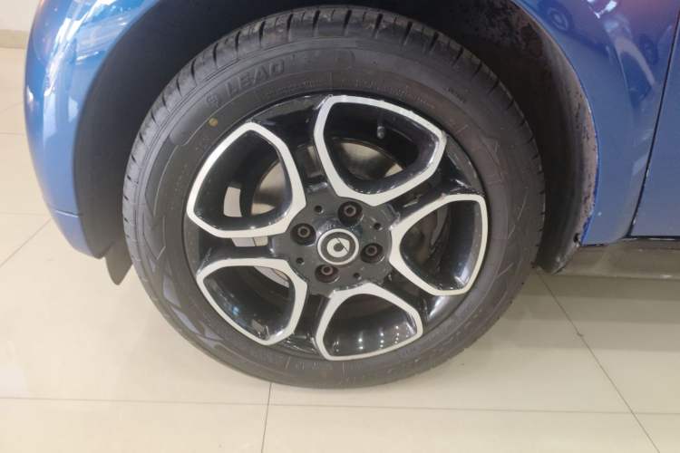 Used smart fortwo 2019 0.9T 66kW Hardtop Wind Power Edition China VI Exterior 7