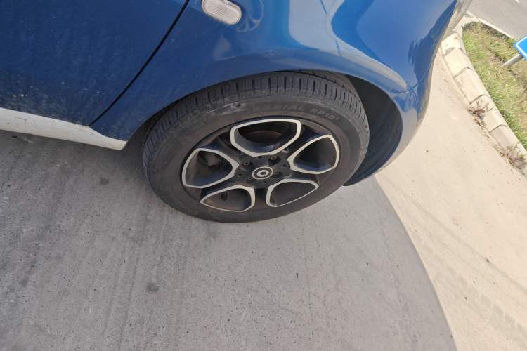 Used smart fortwo 2019 0.9T 66kW Hardtop Wind Power Edition China VI Exterior 7