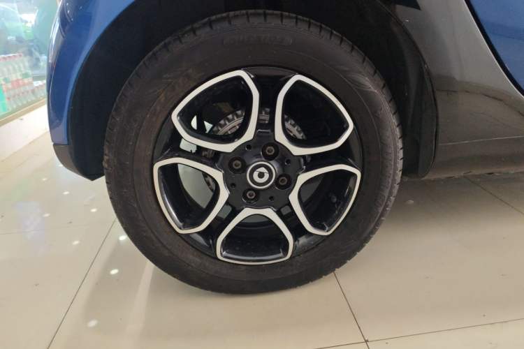 Used smart fortwo 2019 0.9T 66kW Hardtop Wind Power Edition China VI Exterior 8