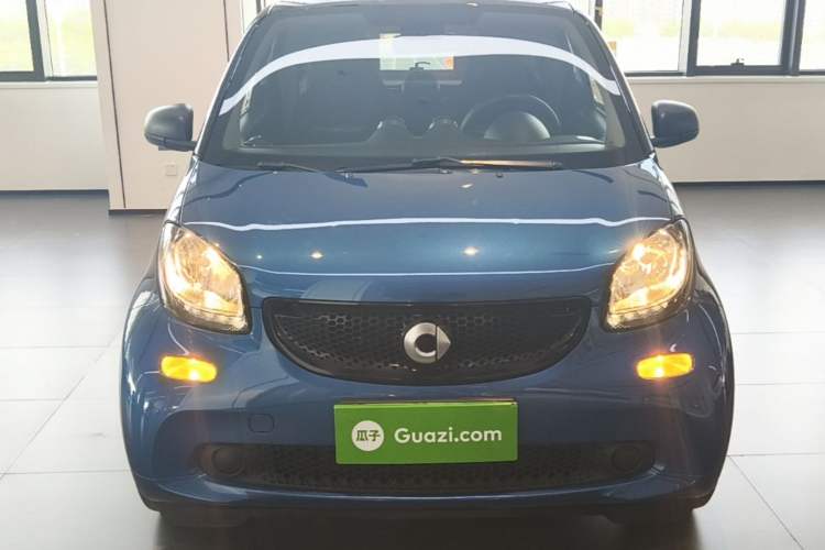 Used smart fortwo 2019 0.9T 66kW Hardtop Wind Power Edition China VI Front