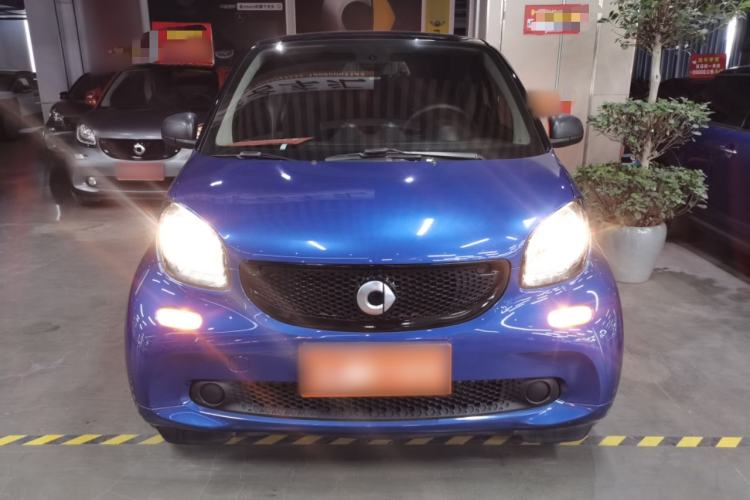 Used smart fortwo 2019 0.9T 66kW Hardtop Wind Power Edition China VI Front