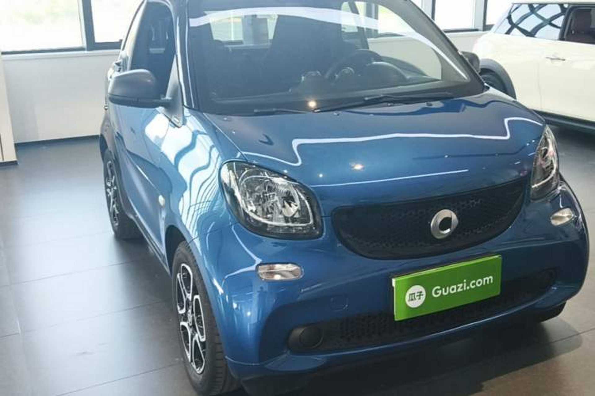 Used smart fortwo 2019 0.9T 66kW Hardtop Wind Power Edition China VI Front Right 45 Deg