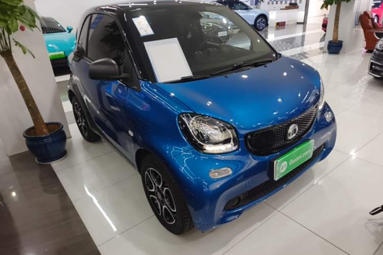 Used smart fortwo 2019 0.9T 66kW Hardtop Wind Power Edition China VI Front Right 45 Deg
