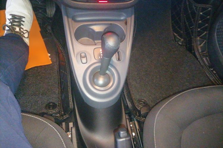 Used smart fortwo 2019 0.9T 66kW Hardtop Wind Power Edition China VI Gear Lever