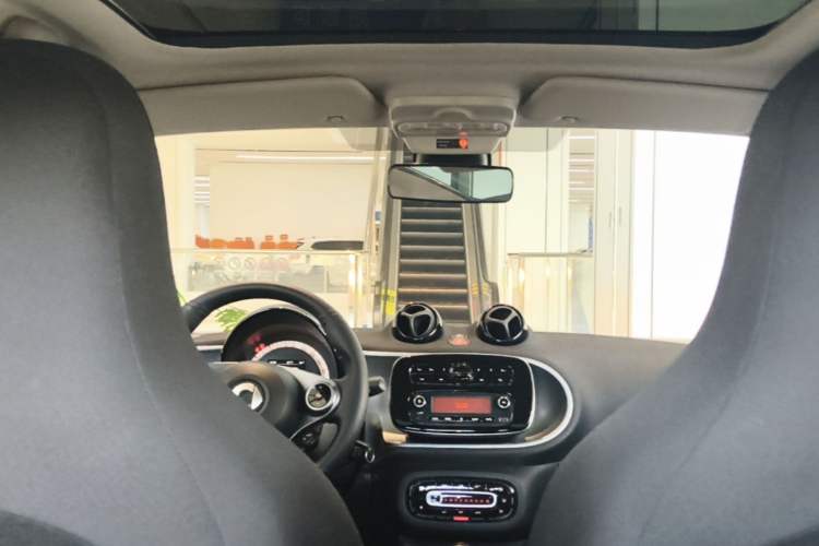 Used smart fortwo 2019 0.9T 66kW Hardtop Wind Power Edition China VI Headliner