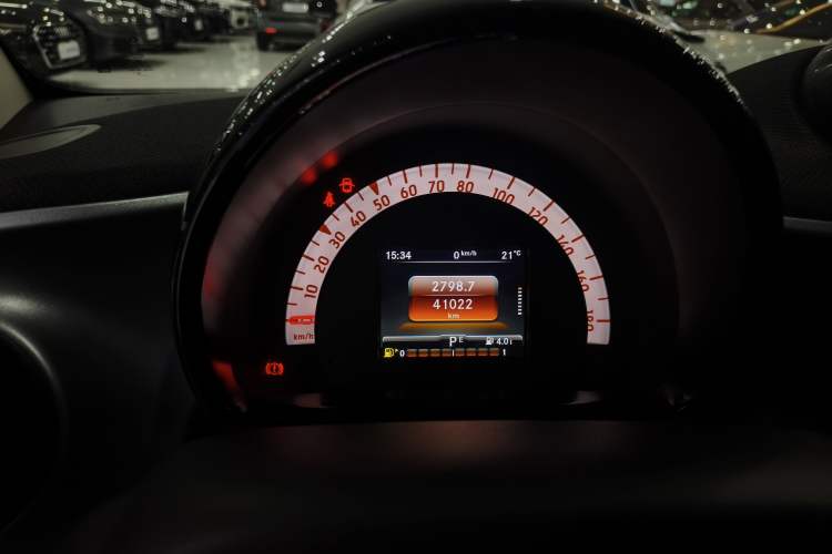 Used smart fortwo 2019 0.9T 66kW Hardtop Wind Power Edition China VI Instrument Cluster