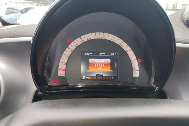Used smart fortwo 2019 0.9T 66kW Hardtop Wind Power Edition China VI Instrument Cluster