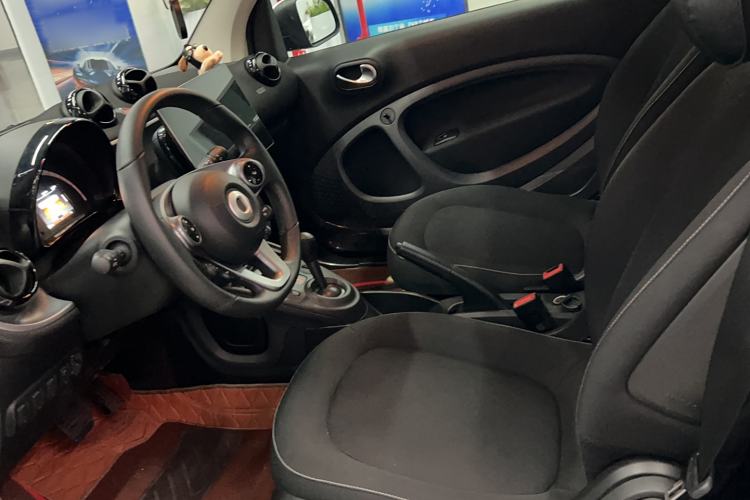 Used smart fortwo 2019 0.9T 66kW Hardtop Wind Power Edition China VI Interior 2