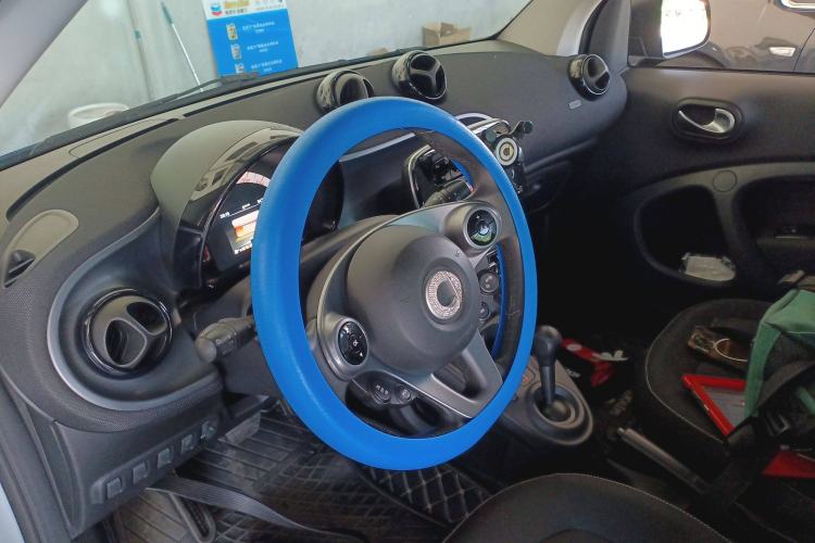 Used smart fortwo 2019 0.9T 66kW Hardtop Wind Power Edition China VI Interior 2
