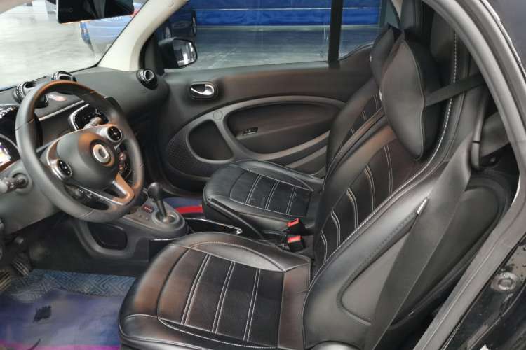 Used smart fortwo 2019 0.9T 66kW Hardtop Wind Power Edition China VI Interior 2