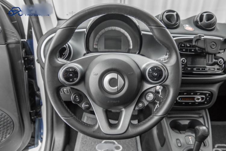 Used smart fortwo 2019 0.9T 66kW Hardtop Wind Power Edition China VI Interior 2