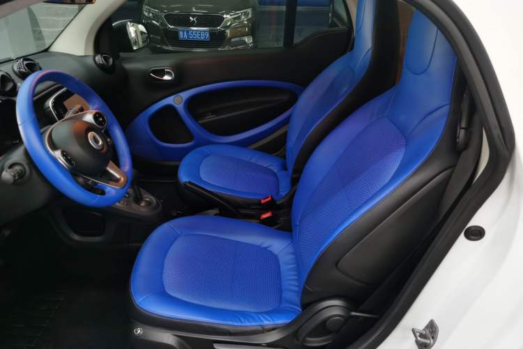 Used smart fortwo 2019 0.9T 66kW Hardtop Engine Version China VI Emission Standard Interior 2