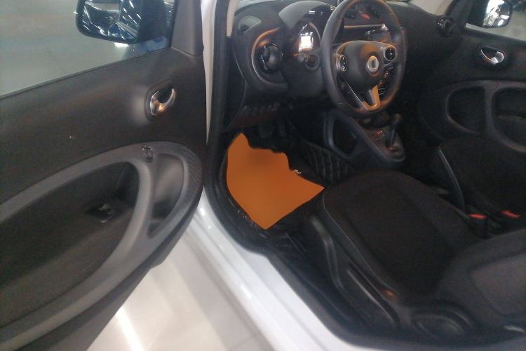Used smart fortwo 2019 0.9T 66kW Hardtop Wind Power Edition China VI Interior 3