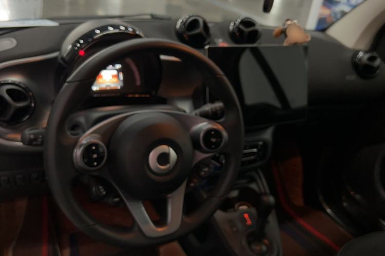 Used smart fortwo 2019 0.9T 66kW Hardtop Wind Power Edition China VI Interior 3