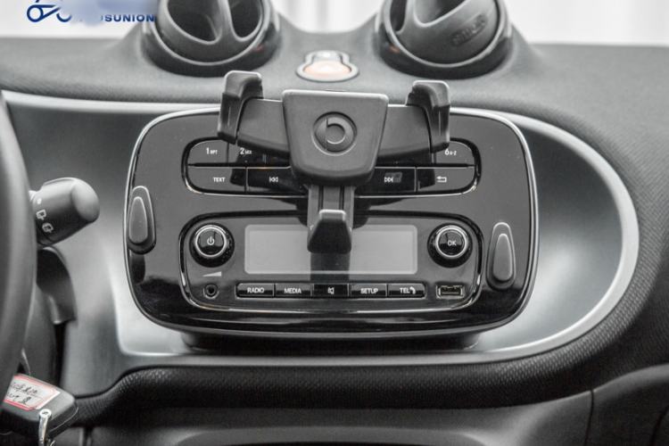 Used smart fortwo 2019 0.9T 66kW Hardtop Wind Power Edition China VI Interior 4