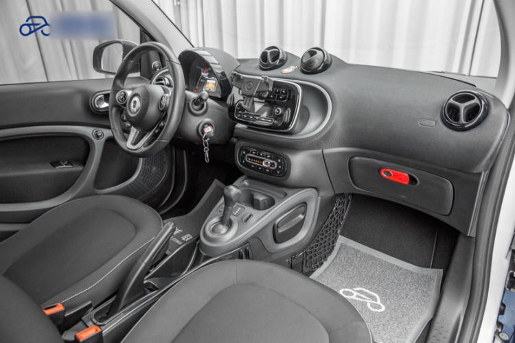 Used smart fortwo 2019 0.9T 66kW Hardtop Wind Power Edition China VI Interior 6