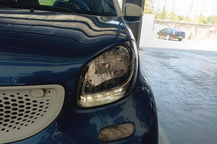 Used smart fortwo 2019 0.9T 66kW Hardtop Wind Power Edition China VI Left Front Headlight