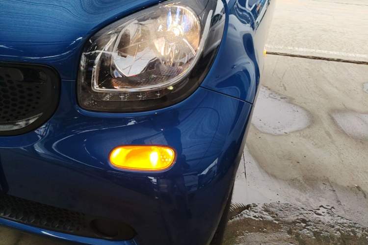 Used smart fortwo 2019 0.9T 66kW Hardtop Wind Power Edition China VI Left Front Headlight