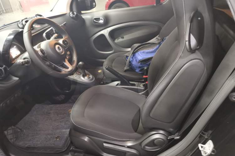 Used smart fortwo 2019 0.9T 66kW Hardtop Wind Power Edition China VI Left Front Seat