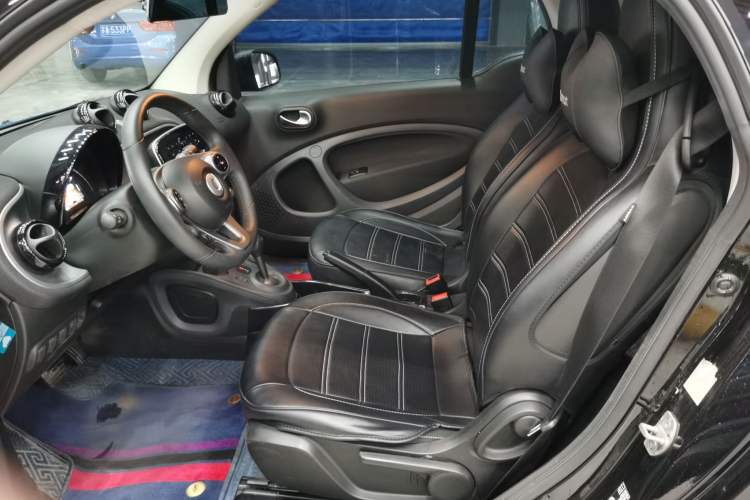 Used smart fortwo 2019 0.9T 66kW Hardtop Wind Power Edition China VI Left Front Seat