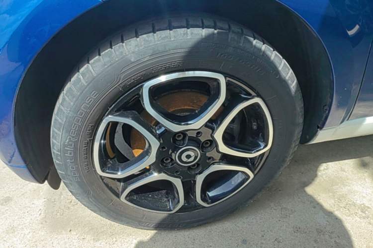 Used smart fortwo 2019 0.9T 66kW Hardtop Wind Power Edition China VI Left Front Wheel Hub