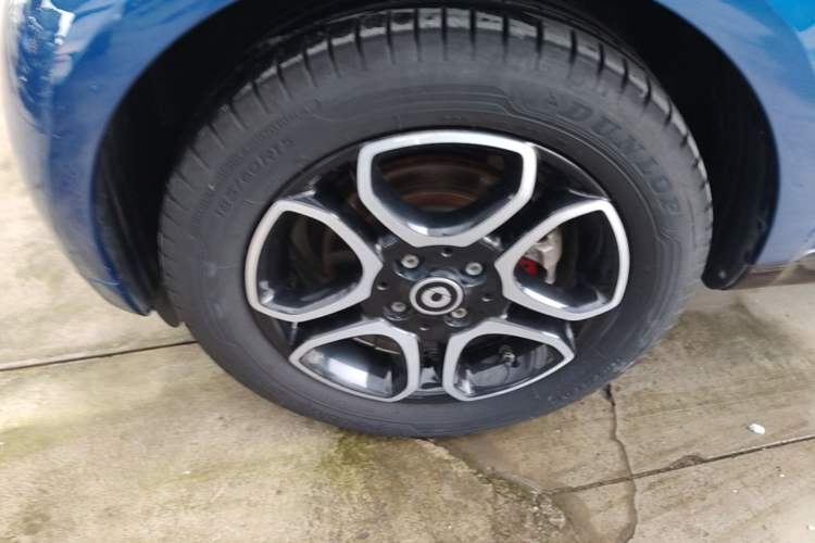 Used smart fortwo 2019 0.9T 66kW Hardtop Wind Power Edition China VI Left Front Wheel Hub