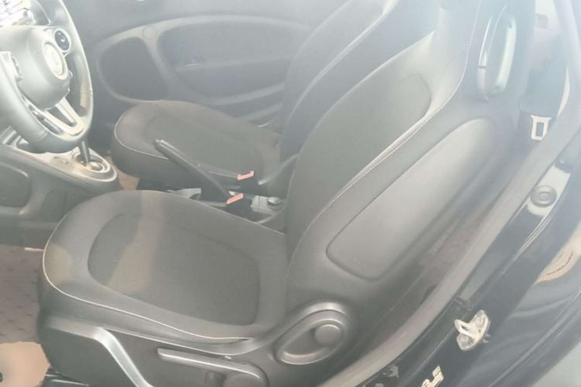 Used smart fortwo 2019 0.9T 66kW Hardtop Wind Power Edition China VI Left Rear Seat