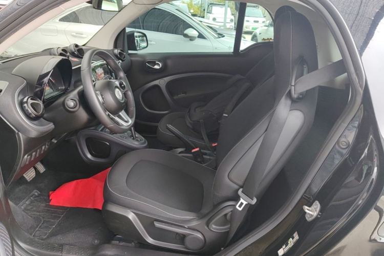 Used smart fortwo 2019 0.9T 66kW Hardtop Wind Power Edition China VI Left Rear Seat