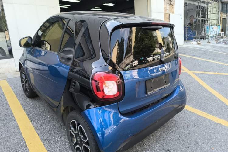 Used smart fortwo 2019 0.9T 66kW Hardtop Engine Version China VI Emission Standard Rear Left 45 Deg