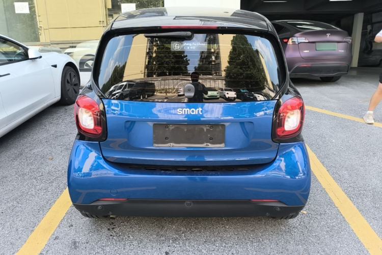 Used smart fortwo 2019 0.9T 66kW Hardtop Engine Version China VI Emission Standard Rear