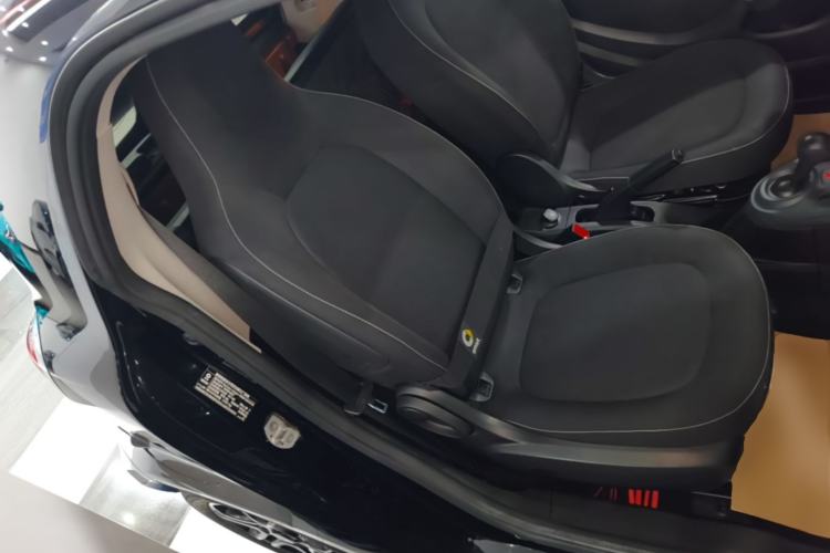 Used smart fortwo 2019 0.9T 66kW Hardtop Wind Power Edition China VI Right Front Seat