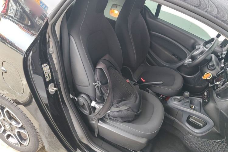 Used smart fortwo 2019 0.9T 66kW Hardtop Wind Power Edition China VI Right Front Seat