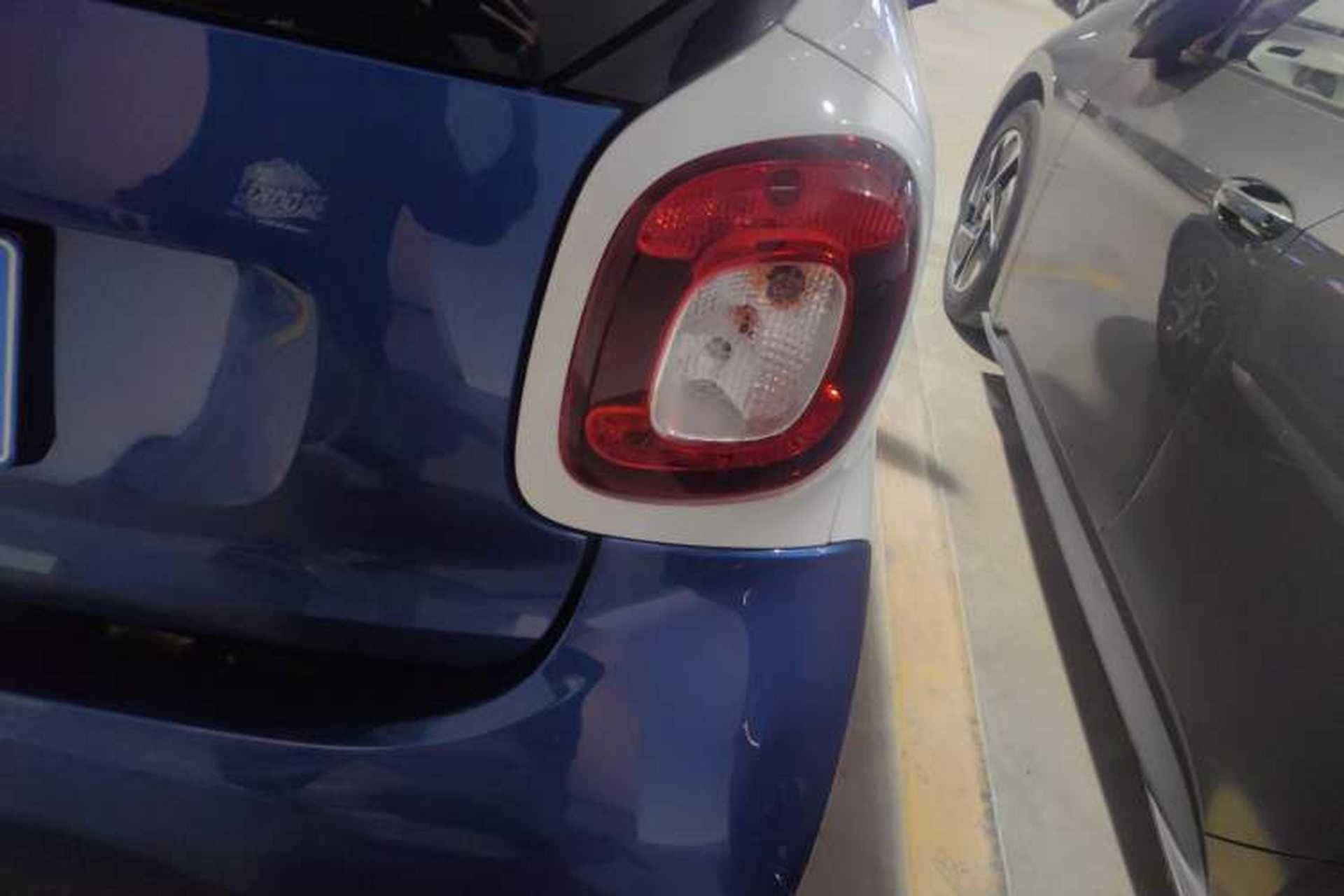 Used smart fortwo 2019 0.9T 66kW Hardtop Wind Power Edition China VI Right Rear Taillight