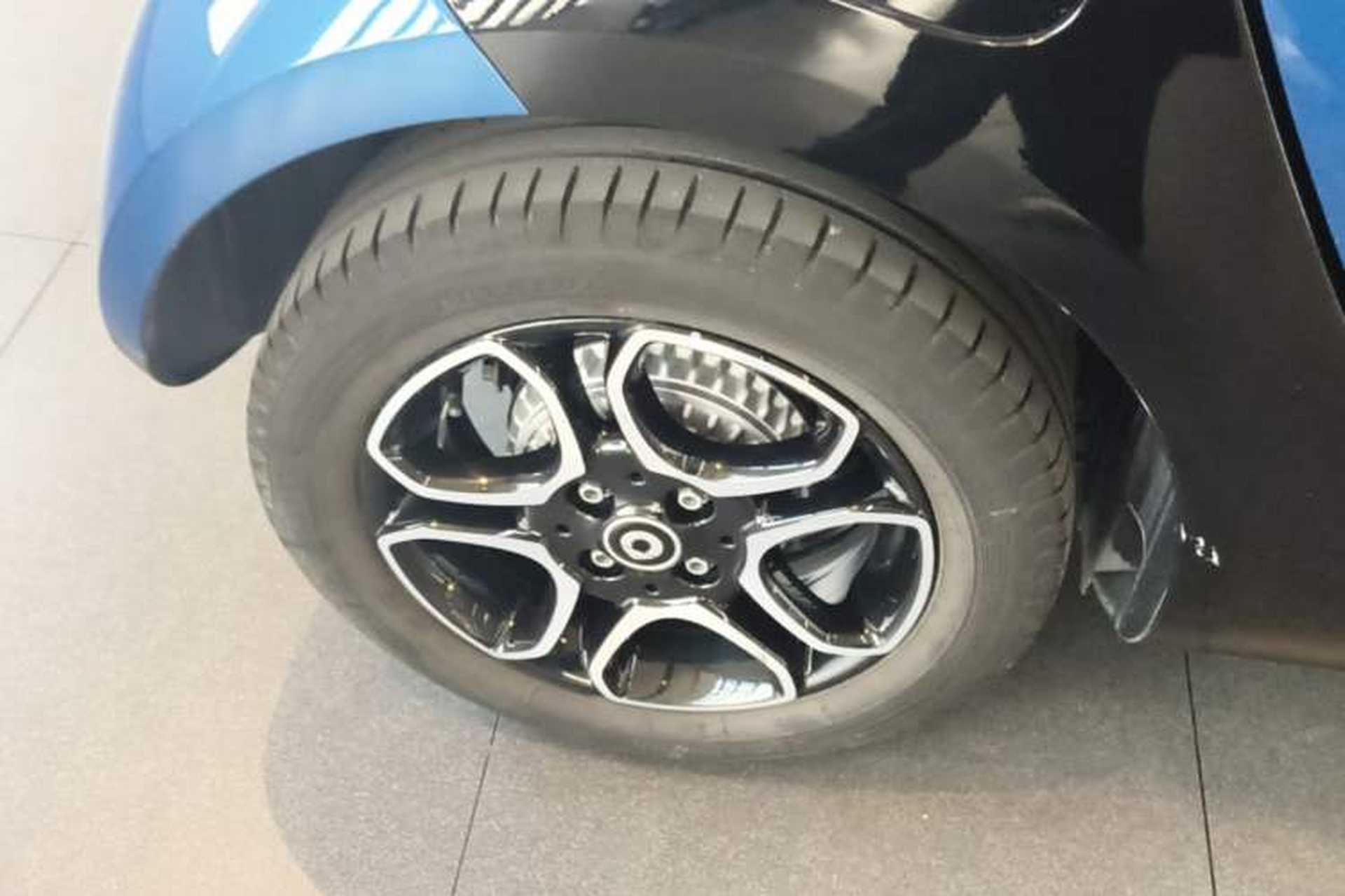 Used smart fortwo 2019 0.9T 66kW Hardtop Wind Power Edition China VI Right Rear Wheel Hub