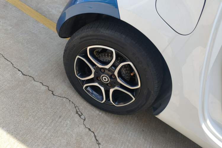 Used smart fortwo 2019 0.9T 66kW Hardtop Wind Power Edition China VI Right Rear Wheel Hub