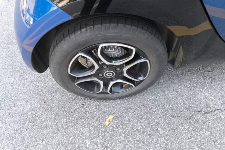 Used smart fortwo 2019 0.9T 66kW Hardtop Engine Version China VI Emission Standard Right Rear Wheel Hub