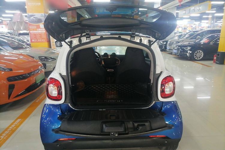 Used smart fortwo 2019 0.9T 66kW Hardtop Wind Power Edition China VI Trunk