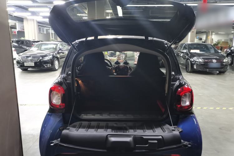 Used smart fortwo 2019 0.9T 66kW Hardtop Wind Power Edition China VI Trunk