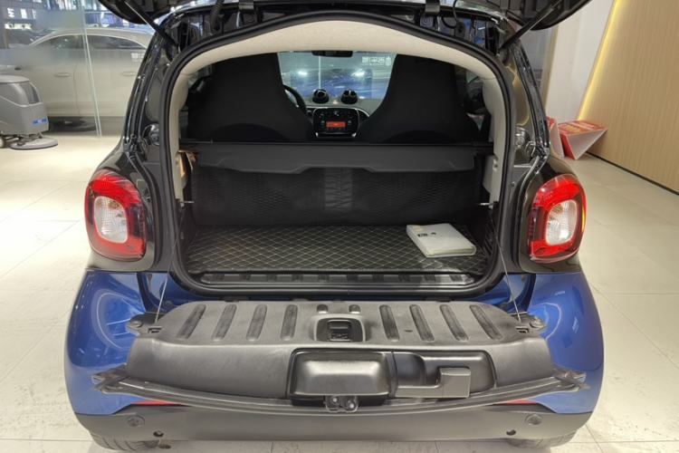 Used smart fortwo 2019 0.9T 66kW Hardtop Wind Power Edition China VI Trunk