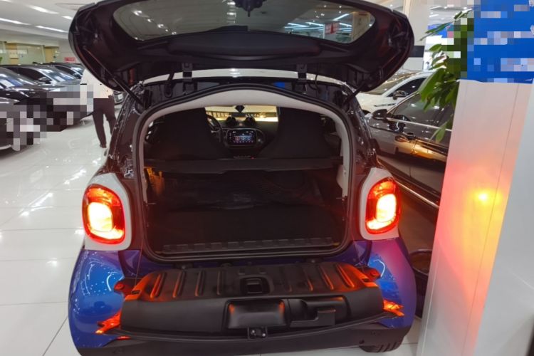 Used smart fortwo 2019 0.9T 66kW Hardtop Wind Power Edition China VI Trunk
