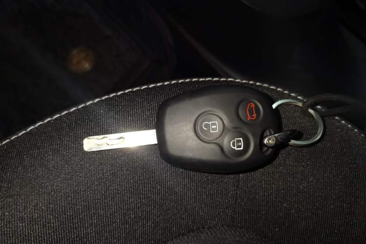 Used smart fortwo 2019 0.9T 66kW Hardtop Wind Power Edition China VI Vehicle Key