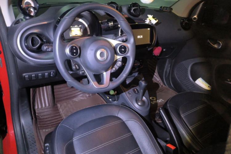 Used smart fortwo 2019 0.9T 66kW Hardtop Pioneer Edition China VI Center Console