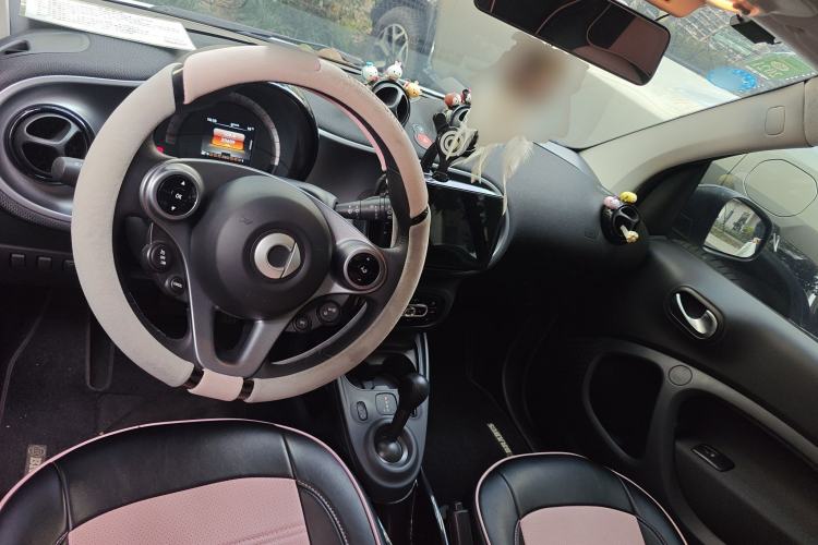 Used smart fortwo 2019 0.9T 66kW Hardtop Wind Power Edition China VI Center Console