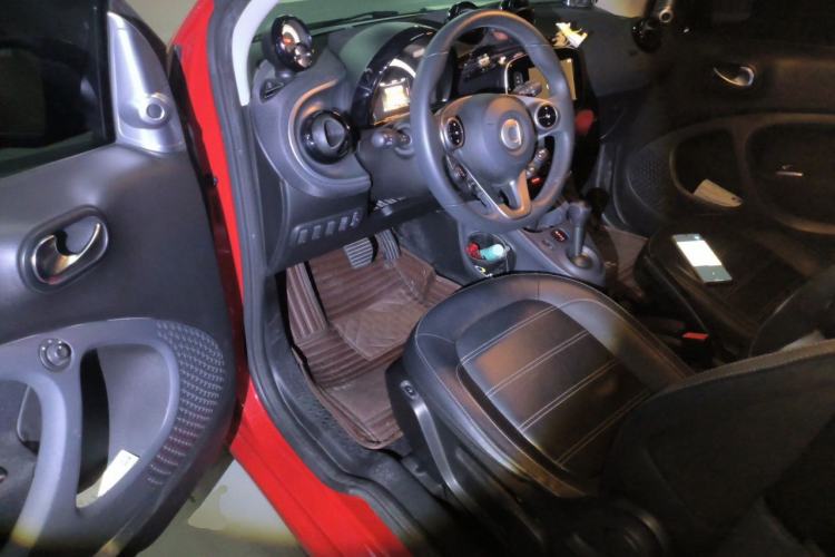 Used smart fortwo 2019 0.9T 66kW Hardtop Pioneer Edition China VI Driver Seat