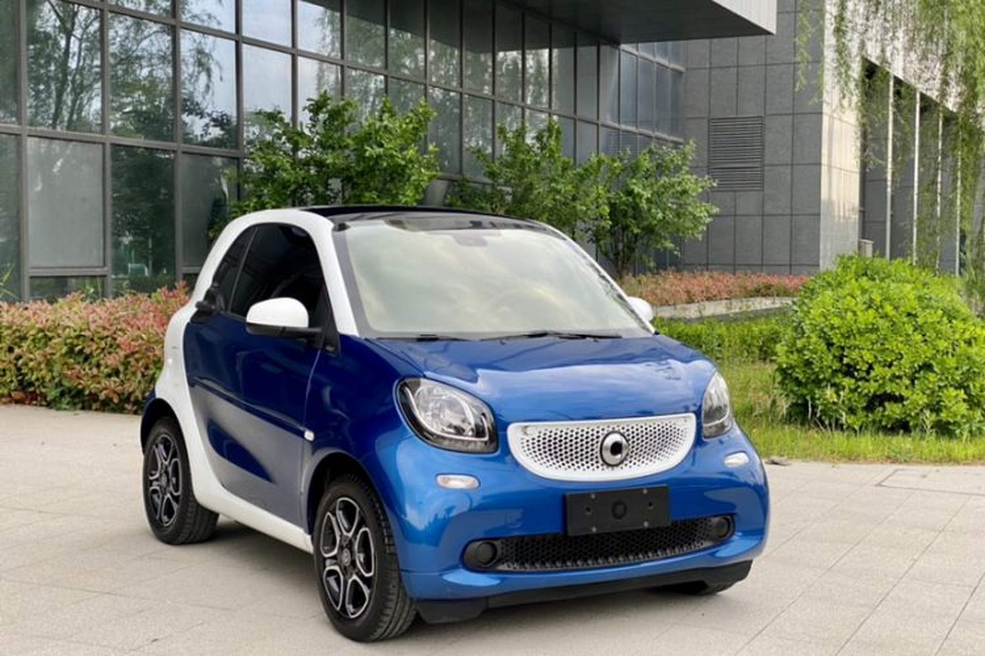 Used smart fortwo 2019 0.9T 66kW Hardtop Wind Power Edition China VI Exterior 4