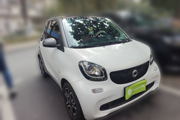 Used smart fortwo 2019 0.9T 66kW Hardtop Wind Power Edition China VI Front Right 45 Deg
