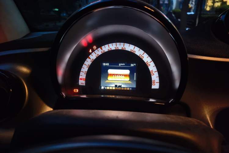 Used smart fortwo 2019 0.9T 66kW Hardtop Wind Power Edition China VI Instrument Cluster
