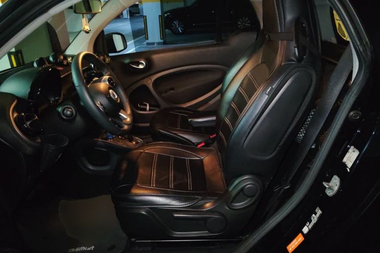 Used smart fortwo 2019 0.9T 66kW Hardtop Wind Power Edition China VI Left Front Seat