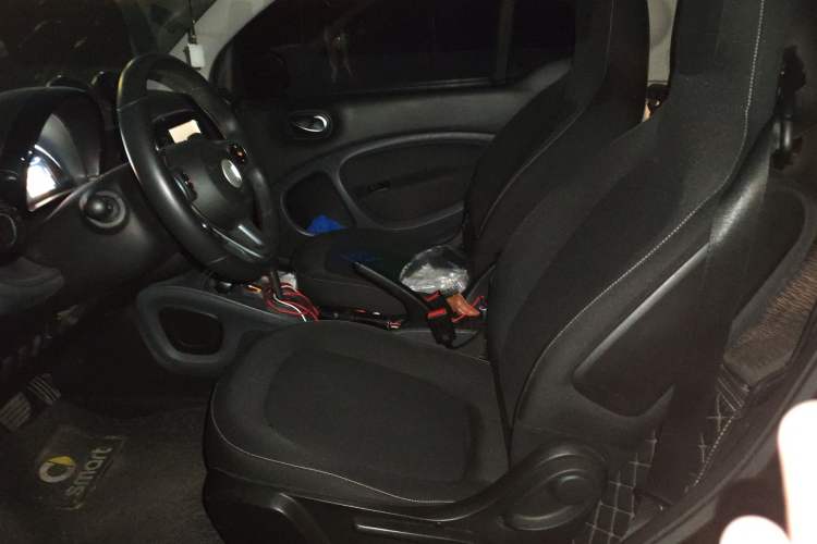 Used smart fortwo 2019 0.9T 66kW Hardtop Engine Version China VI Emission Standard Left Front Seat